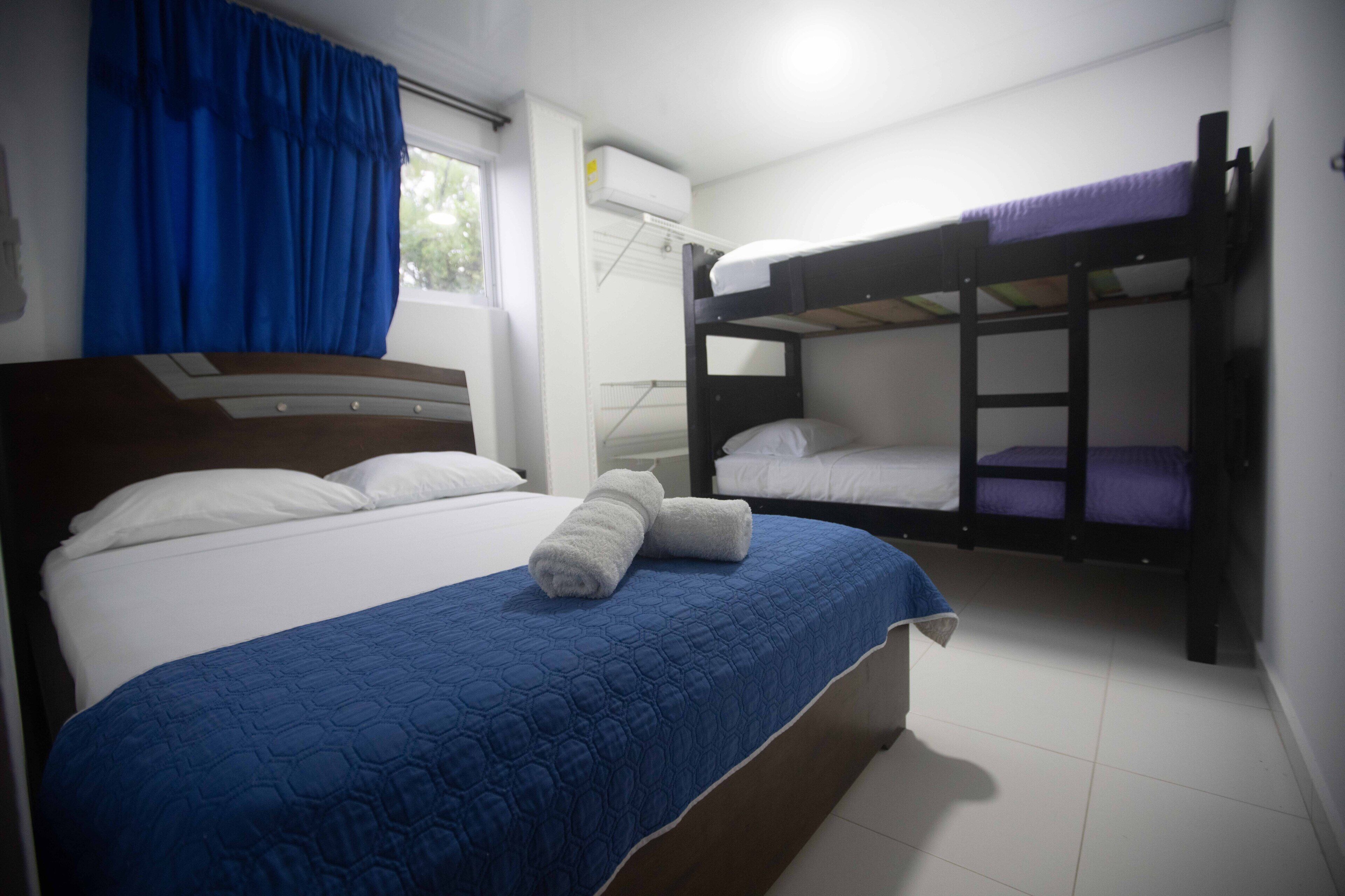 Apartamento familiar | In-room safe, individually furnished, blackout drapes