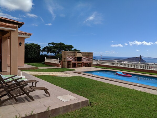 Piscine extérieure, piscine chauffée