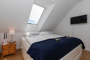 3 bedrooms, travel cot, WiFi, wheelchair access