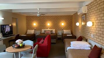 1 bedroom, in-room safe, desk, laptop workspace