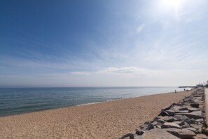 Beach nearby - Romatic fisherman‘s house, 300 m to the beach, Premià de Mar/Barcelona (Premià de Mar)