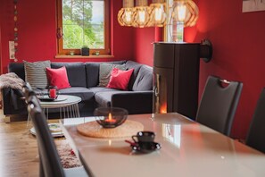 Dining - Modern vacation home in a beautiful location on the edge of Lechsee near Füssen, fireplace, gallery (Lechbruck)