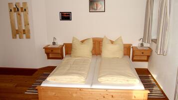 2 quartos, acesso à internet, roupa de cama