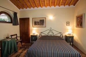 2 dormitorios, tabla de planchar con plancha, wifi gratis y ropa de cama