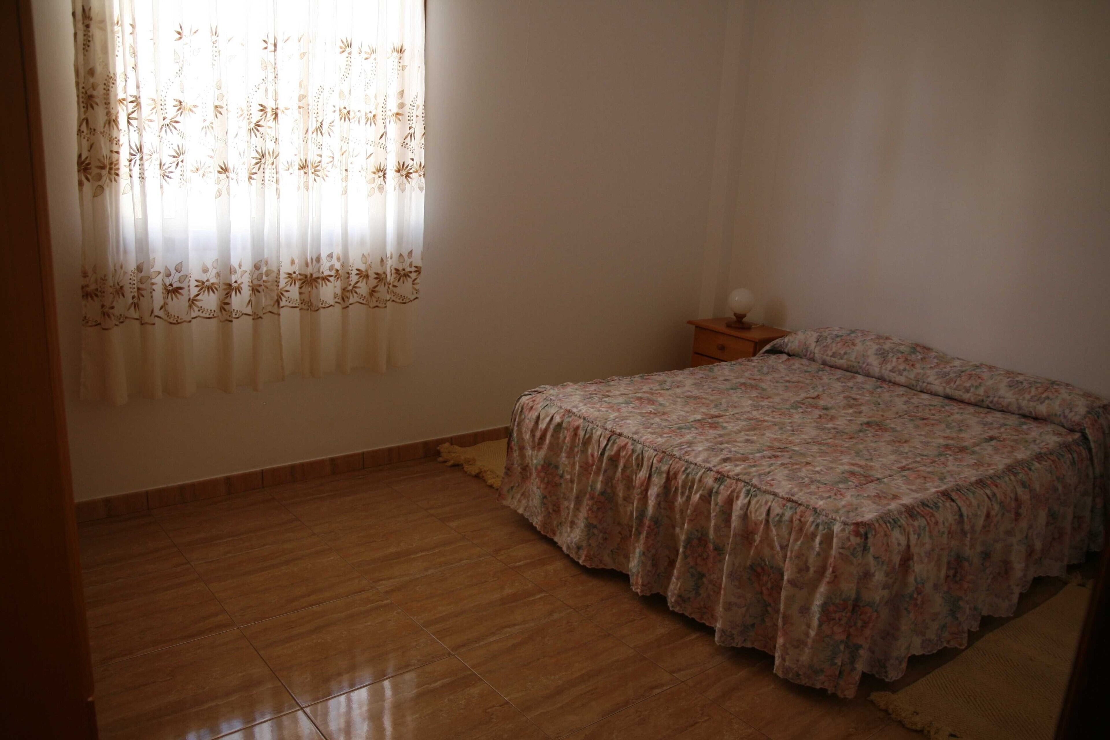 Holiday cottage in the village, off the main road, with Wi-Fi