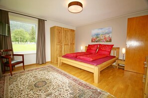3 Schlafzimmer, Bügeleisen/Bügelbrett, Reisekinderbett, kostenloses WLAN