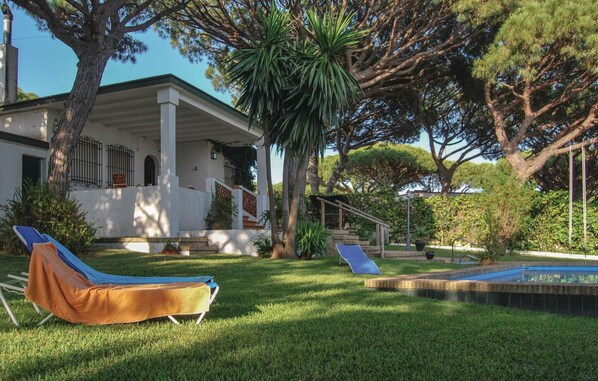 Pool - 4 bedroom gorgeous home in Mazagón (Mazagón)