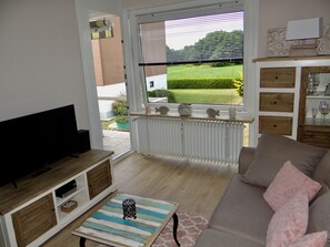 TV, stereo - Beach nest in Scharbeutz / Haffkrug, 20 meters to the Baltic Sea beach  (Haffkrug)