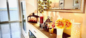 Fantastic dike house in the first row on the water with a beautiful view of the water.