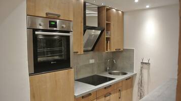 Refrigerador, horno, parrilla de estufa y lavavajillas