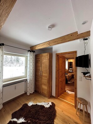 Smart-TV, TV-spill, DVD-spiller og bordtennis