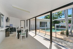 Terrace/patio - Connemara (Trinity Beach)