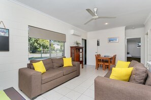 Interior - Connemara (Trinity Beach)