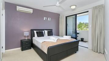 3 bedrooms, iron/ironing board, free cots/infant beds, free WiFi