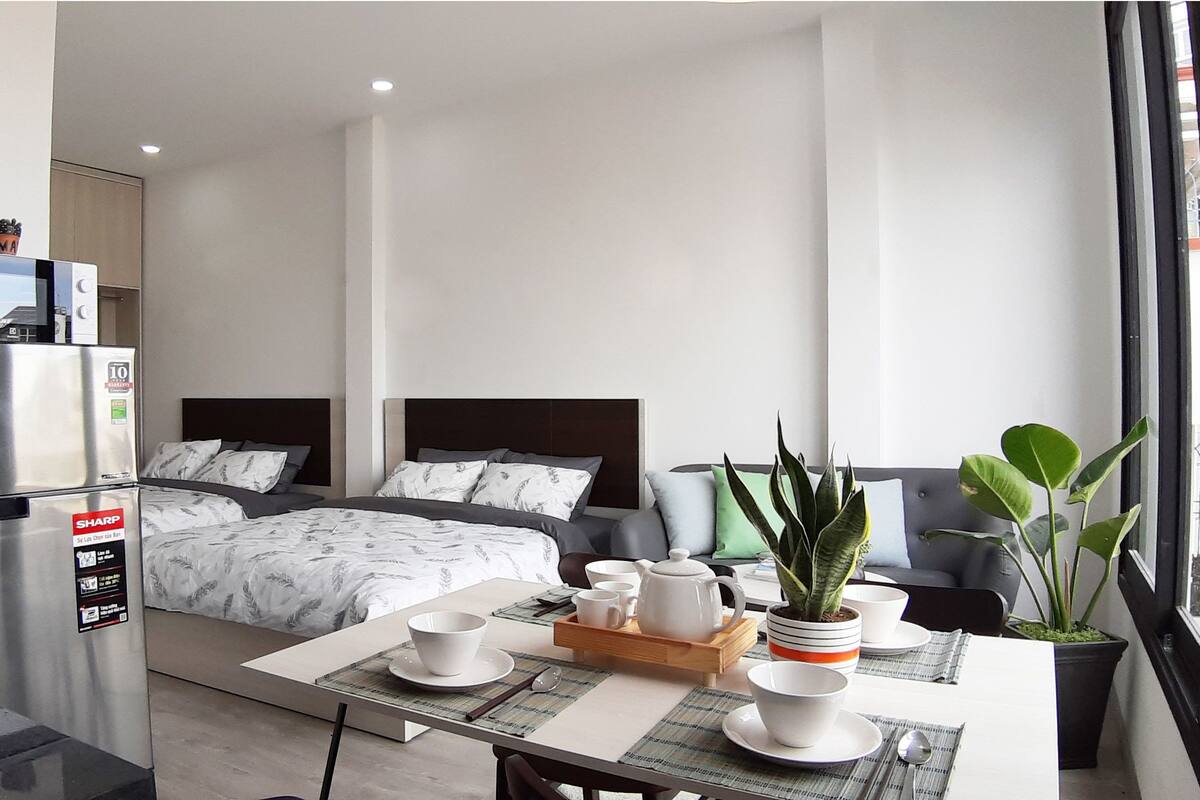 Deluxe Studio | Desk, blackout drapes, iron/ironing board, WiFi (free)
