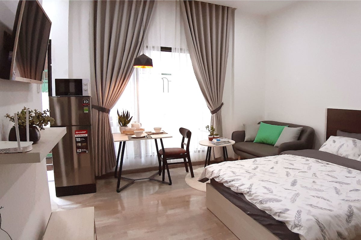 Standard Studio | Desk, blackout drapes, iron/ironing board, WiFi (free)