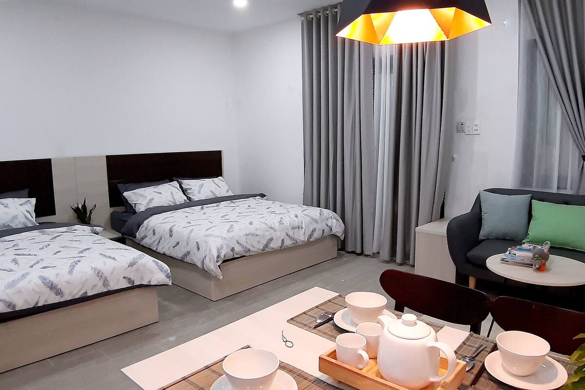 Superior Studio | Desk, blackout drapes, iron/ironing board, WiFi (free)