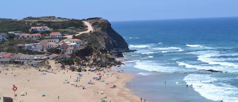 Camastros y toallas de playa