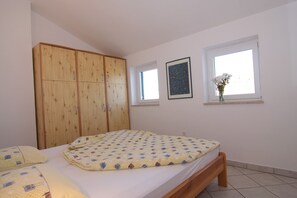 3 Schlafzimmer, Zimmersafe, Bügeleisen/Bügelbrett, Reisekinderbett