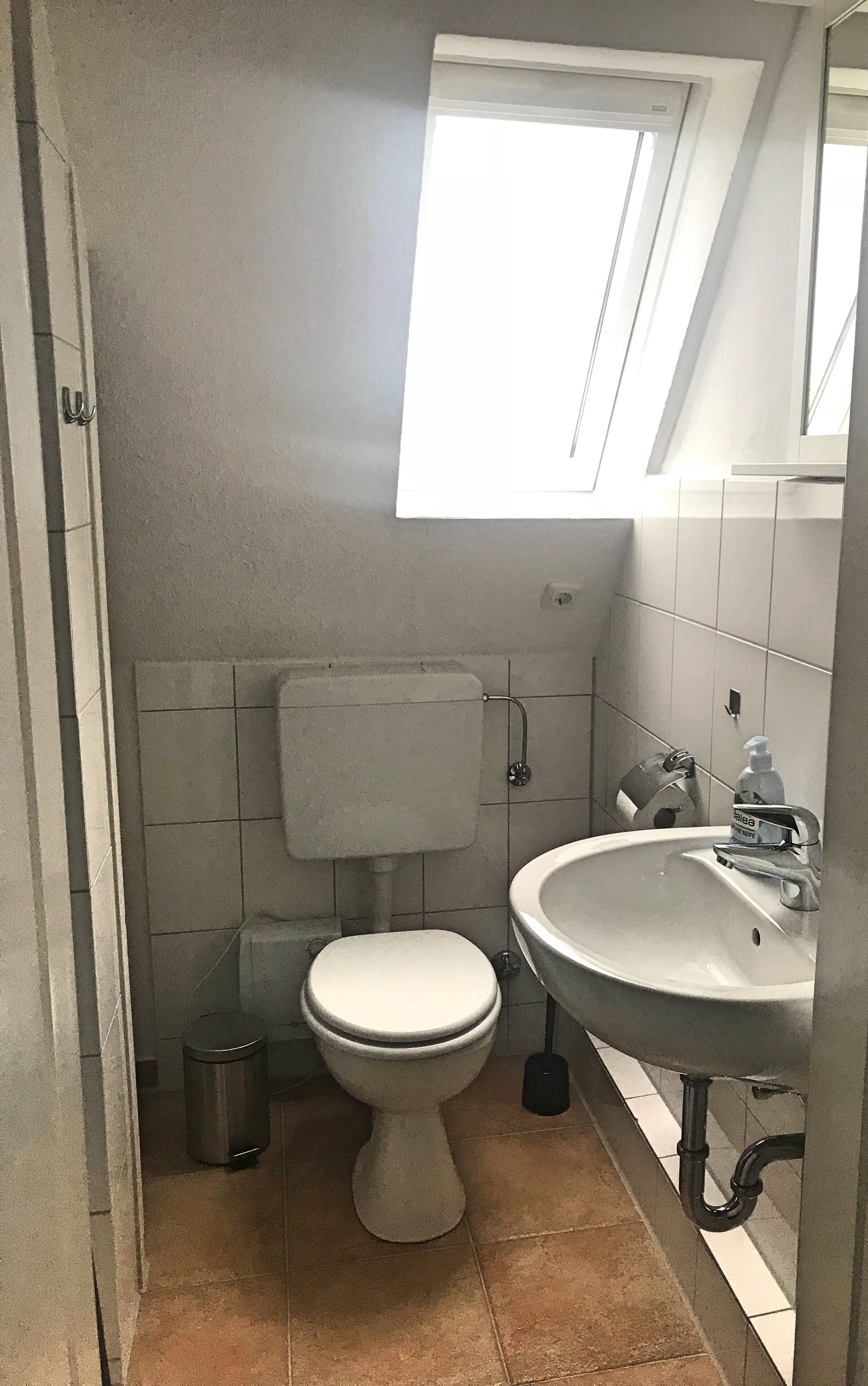 Modern top floor apartment, Hamburg North-West, FREE Wifi