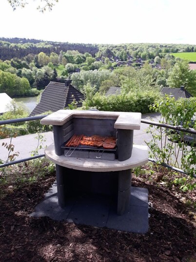 Top well-kept holiday home with great views at the Seepark Kirchheim