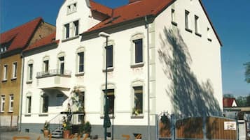 Esterni
