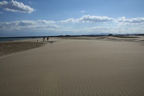 In Strandnähe, Liegestühle