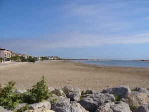 In Strandnähe, Liegestühle
