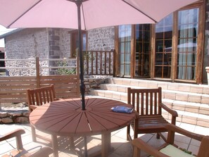 Outdoor dining - Holiday home in one of the most unspoilt landscapes in France. (Chaspinhac)