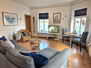 Unclassified image, 3 of 33, button