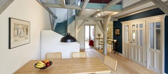 Penthouse confortable dans la vieille ville au milieu de la ville rose de Bischofszell