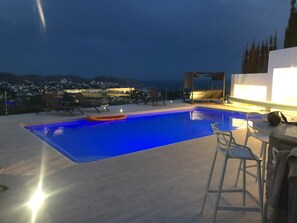Piscine extérieure, piscine chauffée