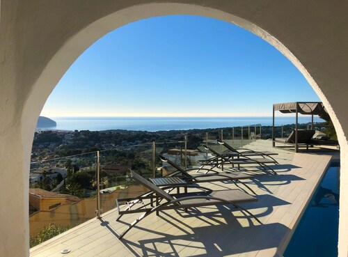 Ihr Ferienhaus mit Panorama-Meerblick in Moraira, die Perle an der Costa Blanca