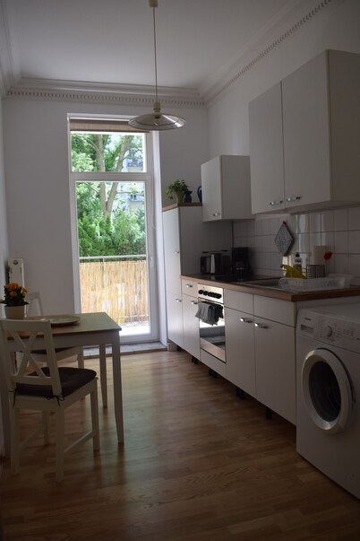 Apartamento, cerca del centro y en una zona tranquila en el bosque de llanuras aluviales