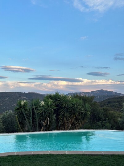 Ferienhaus mit Poolnutzung, 30km hinter der Costa Smeralda im Herzen der Gallura