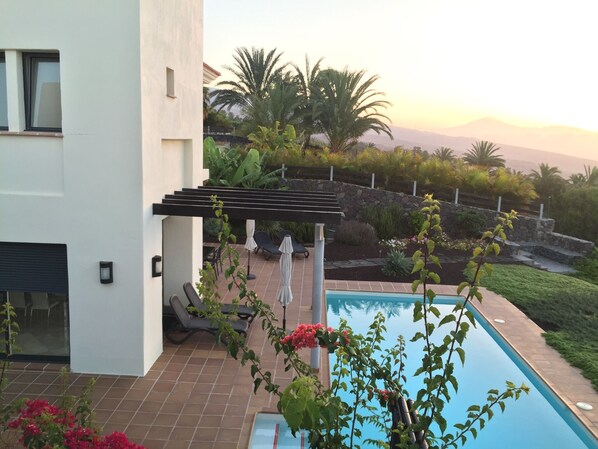 Pool - Luxury villa on the balcony of the Atlantic (Playa Santiago de La Gomera/Islas Canari)