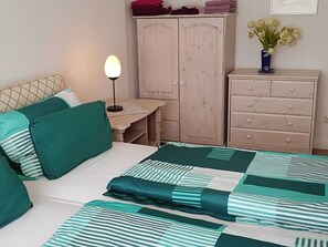 2 bedrooms, WiFi, bed sheets