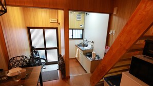 獨棟房屋 (Private Vacation Home) | 起居區