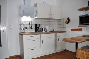 Fridge, coffee/tea maker, electric kettle, toaster - Koserow Förster-Schrödter-Str. FeWo 03 - WE 03 FSS (Koserow)