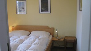 2 chambres, lit de bébé portatif