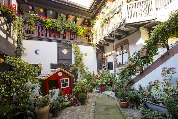 "La cour au Merle" Innen Hof