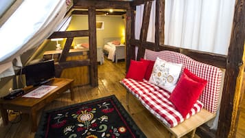3 chambres, fer et planche à repasser, Wi-Fi, draps fournis