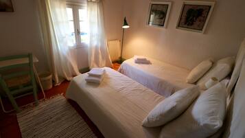 7 bedrooms, iron/ironing board, travel cot, WiFi