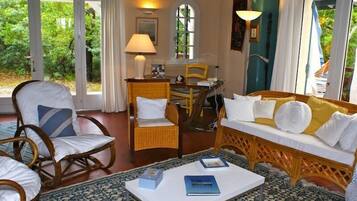 Fernseher, Kamin, DVD-Player, Tischtennisplatte