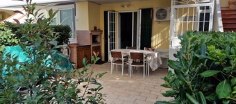 Wintering?home office possible, barbecue air conditioning, 3xTV, 4 bicycles near the beach