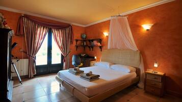 5 habitaciones, tabla de planchar con plancha y wifi gratis