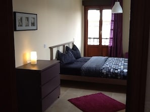 2 Schlafzimmer, Bügeleisen/Bügelbrett, Reisekinderbett, kostenloses WLAN