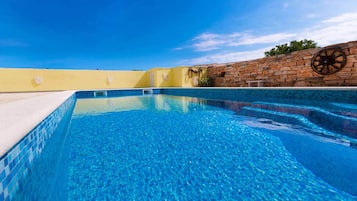 Utomhuspool