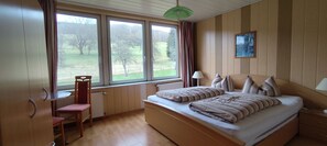 3 bedrooms, free WiFi, bed sheets - Vacation in Saxon Switzerland Garden Pool Stove Sauna (Sebnitz)
