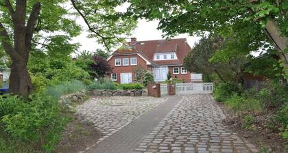 Ruhige Lage, Fußentfernung Ostsee, modern, WLAN, REISESPERRE - volle Erstattung